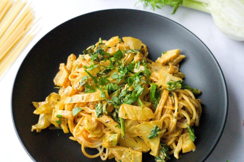 Schnelle cremige Spaghetti mit Fenchel und Spinat